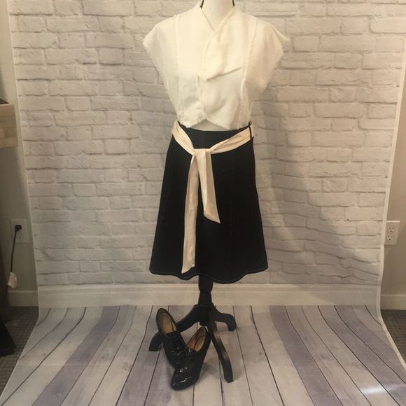 Arden B, Black Knee-Length Skirt w/White Stitching and Silk Ribbon Belt - Size 0 - Picture 5 of 11
